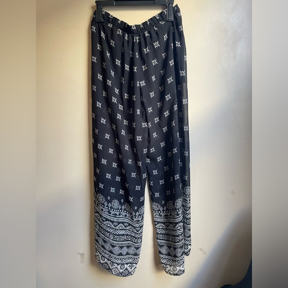 Love Tree Beachy Wide leg sheer pants size L - Picture 7 of 9